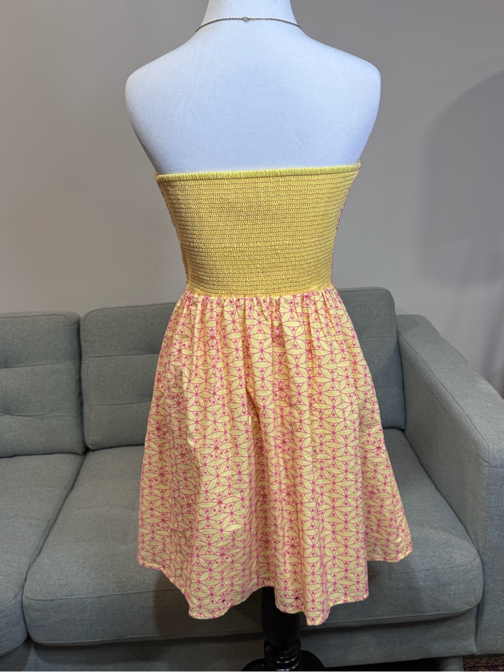 Ladies Lilly Pulitzer Strapless Yellow Dress with Pink Geometric Print - Picture 4 of 7